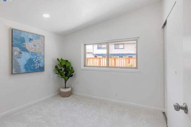 216 Appian Way, Union City CA: https://media.crmls.org/mediaz/4573cff8-20c8-4cd7-8d82-b47a66a300bc.jpg