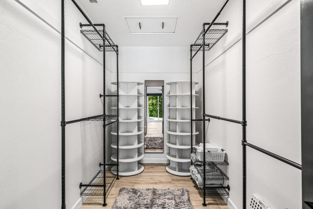 43170 Warner Trail, Palm Desert CA: https://media.crmls.org/mediaz/45745a26-b1bf-4e03-833e-6738055952fc.jpg