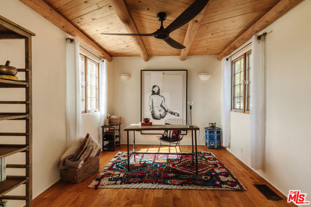 2865 Marquette Drive, Topanga CA: https://media.crmls.org/mediaz/45746aa8-01bb-43c5-a2b7-840970643164.jpg