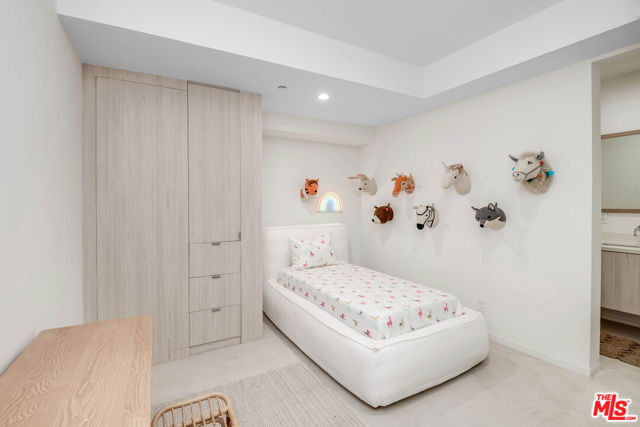 2407 San Marco Drive, Los Angeles CA: https://media.crmls.org/mediaz/4574a3c2-b441-49c5-a707-ef6dc27c0388.jpg