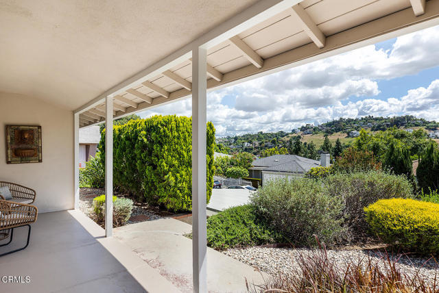 Detail Gallery Image 5 of 29 For 3663 Roderick Rd, Los Angeles,  CA 90065 - 3 Beds | 2 Baths