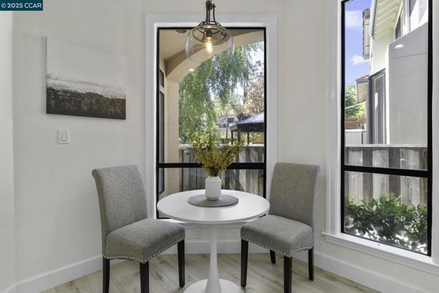 731 Lakemont Pl, San Ramon CA: https://media.crmls.org/mediaz/4575eea5-d3c8-485e-8765-4bd8dbc8994d.jpg