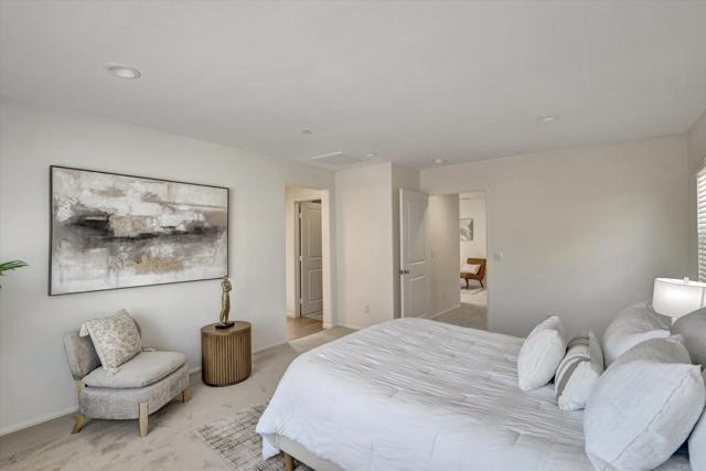 211 Silver Fir Court, Vista CA: https://media.crmls.org/mediaz/45769361-73f3-4864-a339-9259984bc0d0.jpg
