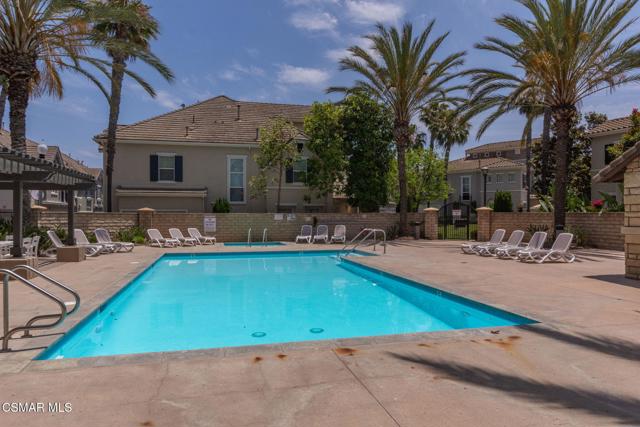3343 Shadetree Way, Camarillo CA: https://media.crmls.org/mediaz/4576e121-de98-4595-bf9a-cc87602ad01c.jpg