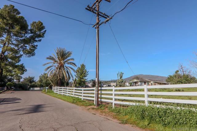 1663 Alpine Terrace Rd, Alpine CA: https://media.crmls.org/mediaz/457703e3-4325-4798-8a87-4a61bd4f4978.jpg