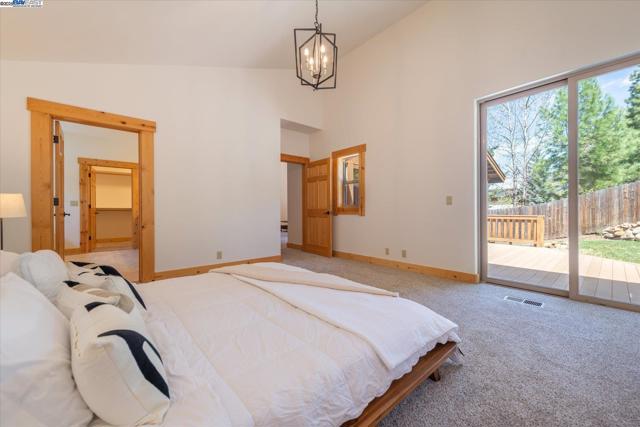 10023 S River Street, Truckee CA: https://media.crmls.org/mediaz/457707ba-ae99-495e-a2b1-7d010cd42815.jpg