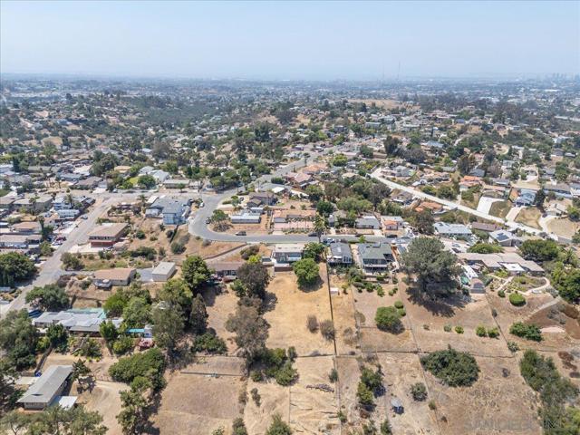 2035 Paradise St, San Diego CA: https://media.crmls.org/mediaz/45776100-a21a-4789-9ea8-5b6b9fad7f26.jpg
