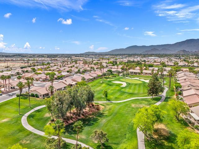 38995 Brandywine Avenue, Palm Desert CA: https://media.crmls.org/mediaz/457801bc-c5b1-4914-afb2-b9362ea7ede7.jpg