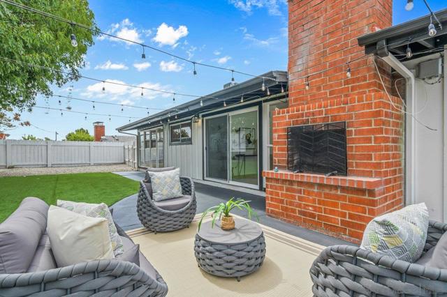6373 Lake Albano Ave, San Diego CA: https://media.crmls.org/mediaz/457808b9-57db-4e87-b108-a722a082bd27.jpg