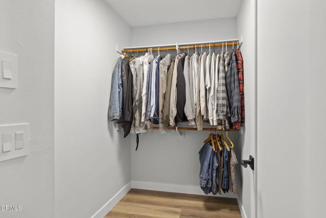 Master Bedroom Wak In Closet