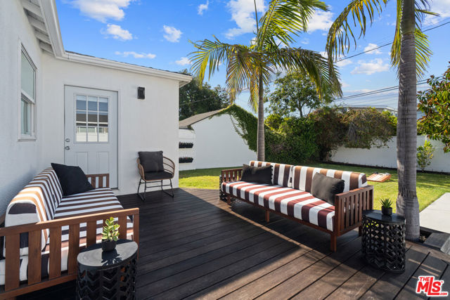6129 W 76th Street, Los Angeles CA: https://media.crmls.org/mediaz/45782eb7-f6b1-49eb-a5ef-7e4591a60193.jpg