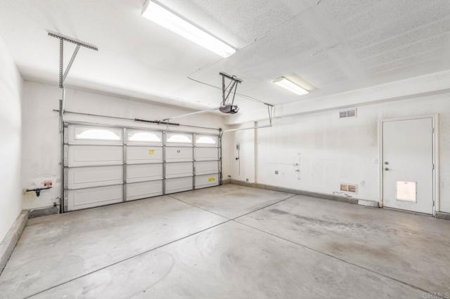 41013 Sunsprite St, Lake Elsinore CA: https://media.crmls.org/mediaz/457851e6-614d-4861-ad33-5ff54940e365.jpg