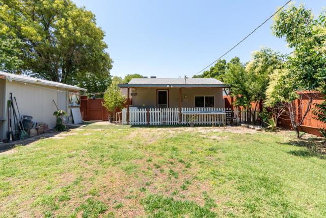 1005 W 8th Street, Merced CA: https://media.crmls.org/mediaz/45786eb6-080c-456f-b6ca-72c28ecaafe3.jpg