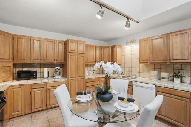 828 Weeks Street, East Palo Alto CA: https://media.crmls.org/mediaz/457878ca-7b43-48ae-bf61-e02d546ed371.jpg