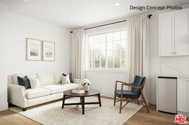 911 Yale Street, Santa Monica CA: https://media.crmls.org/mediaz/4578e18a-e03f-45c8-a917-9ba9310951d8.jpg