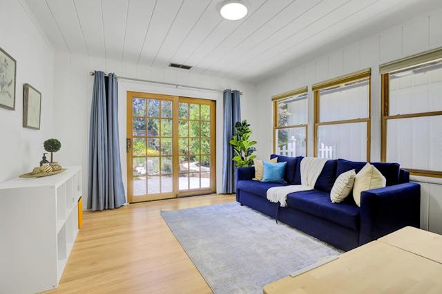 667 Cuesta Drive, Los Altos CA: https://media.crmls.org/mediaz/4579111c-6b71-4ee3-828a-5aa5ea2d18c2.jpg