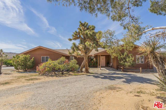 7626 Hilton Avenue, Yucca Valley, California 92284, 3 Bedrooms Bedrooms, ,2 BathroomsBathrooms,Single Family Residence,For Sale,Hilton,24408943