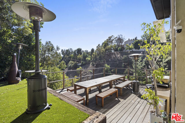 1311 Braeridge Drive, Beverly Hills CA: https://media.crmls.org/mediaz/457abec2-7341-4e02-9919-71fb302e8577.jpg