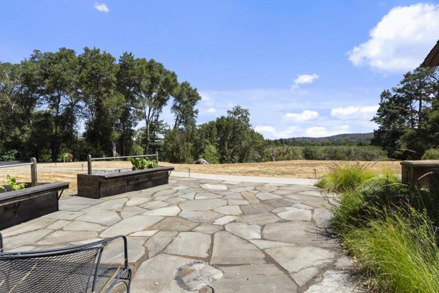 1439 Portola Road, Woodside CA: https://media.crmls.org/mediaz/457b3dea-105d-4ebe-8943-79d5f64b69af.jpg