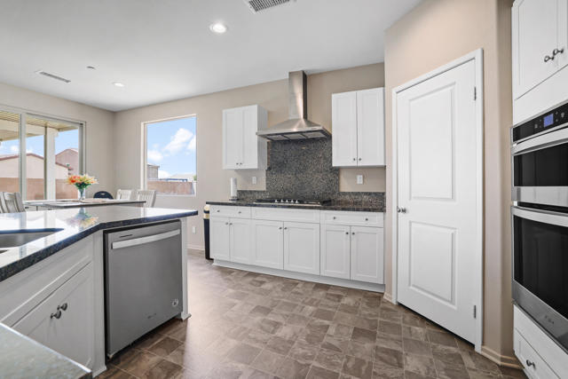 50298 Paseo Cadiz, Coachella CA: https://media.crmls.org/mediaz/457b4a64-2be2-43ca-bbe7-d94f71cd16a2.jpg