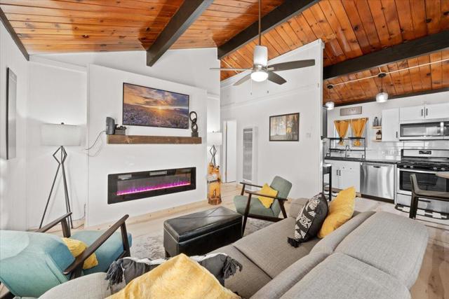 972 Pinon Lane, Big Bear CA: https://media.crmls.org/mediaz/457b50f4-d4af-4e4f-93cc-f095de5b956c.jpg