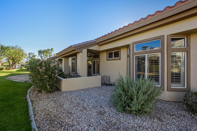 78428 Desert Willow Drive, Palm Desert CA: https://media.crmls.org/mediaz/457b7498-e7a0-4670-90c1-be362d06fe50.jpg
