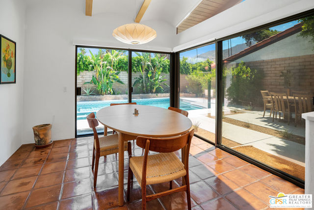 1375 E Primavera Drive, Palm Springs CA: https://media.crmls.org/mediaz/457b9ba6-009a-45d3-aa80-1c7856630670.jpg
