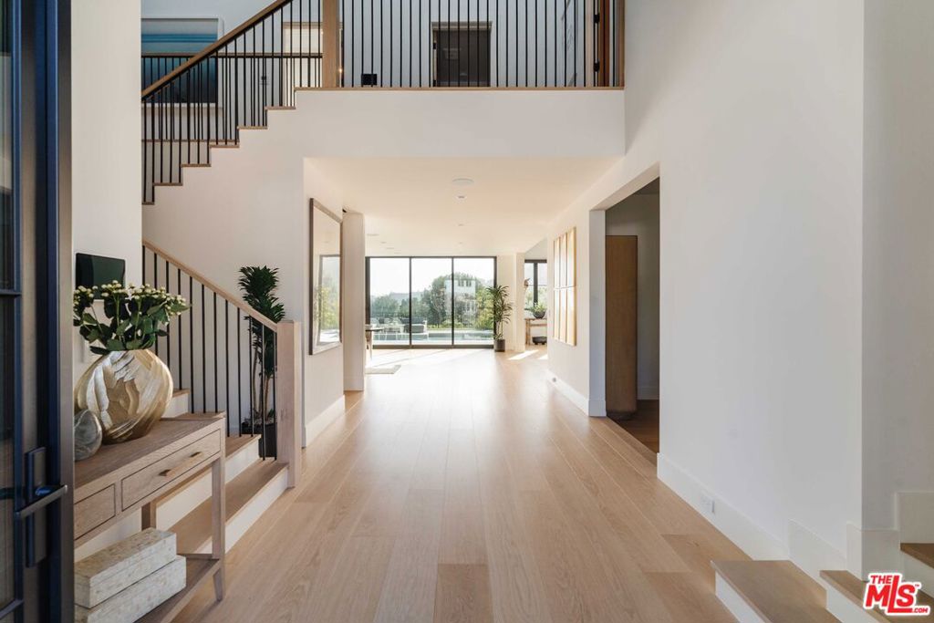 MLS #26846323 image #2