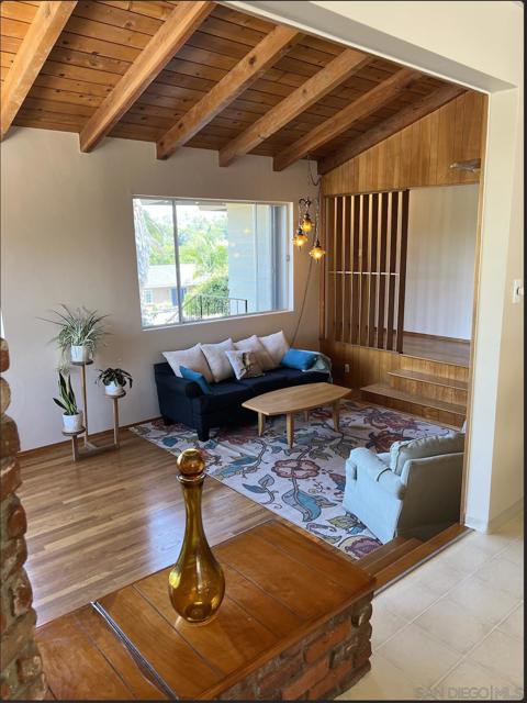 3958 Kenwood Dr, Spring Valley CA: https://media.crmls.org/mediaz/457c1ed1-2dd5-44d4-a50c-35aee6b33c07.jpg