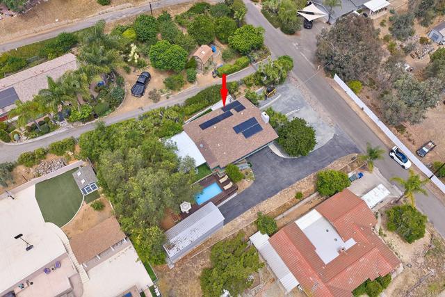 2615 Ginger Way, Escondido CA: https://media.crmls.org/mediaz/457d09f8-906e-4a55-ab1e-ae4c2ec0103d.jpg