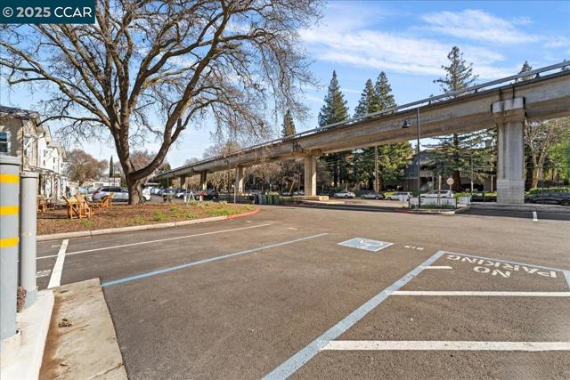 100 Esperanza Place, Walnut Creek CA: https://media.crmls.org/mediaz/457d1a0c-9b79-4f50-8ec1-9486ce5cf4b9.jpg
