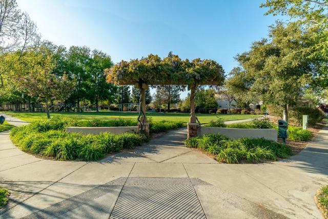 65056695 Eagle Ridge Court, Gilroy CA: https://media.crmls.org/mediaz/457db736-b631-4629-a352-67199786ce38.jpg