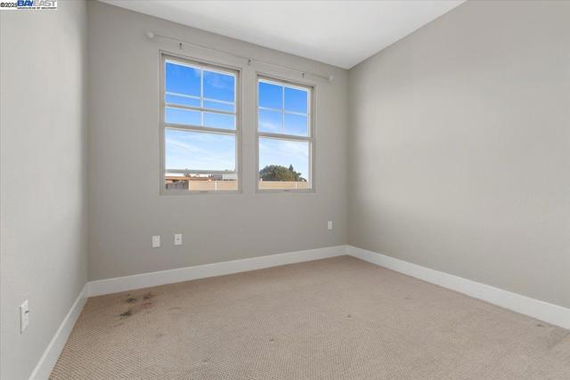 93 Catania Cmn, Fremont CA: https://media.crmls.org/mediaz/457de6ed-ed3c-4a7e-914f-314ae492959f.jpg