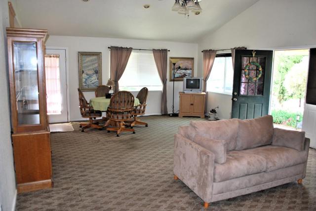 9194 Coker Road, Salinas CA: https://media.crmls.org/mediaz/457df8da-71cf-4c6b-809d-e69cc966cd41.jpg