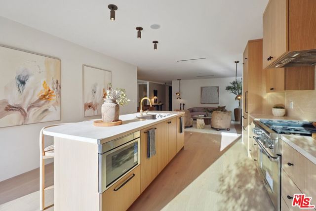 4539 Atoll Avenue, Sherman Oaks CA: https://media.crmls.org/mediaz/457e3fc9-e885-4976-9a1b-8367b2ce52b5.jpg
