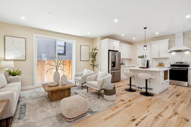 121 S Fremont Street, San Mateo CA: https://media.crmls.org/mediaz/457e6187-5f00-42f3-a45c-d683956008b9.jpg
