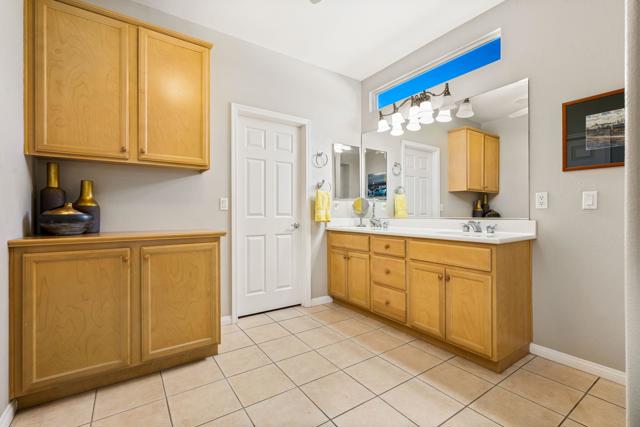 81297 Golden Barrel Way, La Quinta CA: https://media.crmls.org/mediaz/457ea95e-8696-4243-b2c7-699c0a676b19.jpg