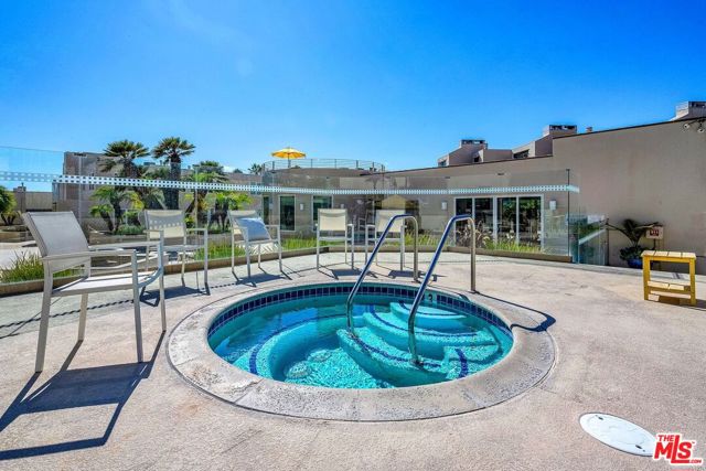 7301 Vista Del Mar, Playa del Rey CA: https://media.crmls.org/mediaz/457ead07-d8de-4907-9ed3-31dfc21be608.jpg