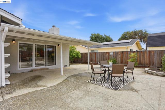 6387 Narcissus Ave, Newark CA: https://media.crmls.org/mediaz/457edc27-0277-461e-b0a7-58b236949dd6.jpg