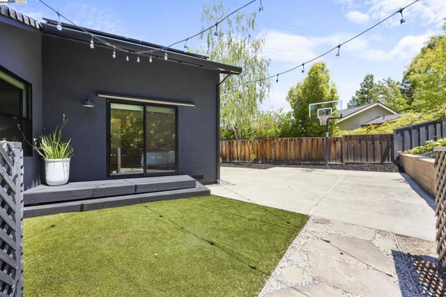4149 Moselle Ct, Pleasanton CA: https://media.crmls.org/mediaz/458089b7-1318-4224-aa71-e99ed531f3db.jpg