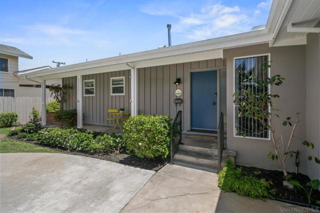 661 Balboa Avenue, Coronado CA: https://media.crmls.org/mediaz/4580b4b3-f435-4e95-90ca-7627ee88b8c6.jpg