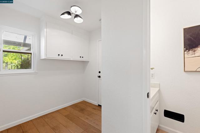 11 Breck Ct, Moraga CA: https://media.crmls.org/mediaz/4580b9c7-1449-42b1-8230-1e7d7d458fd2.jpg