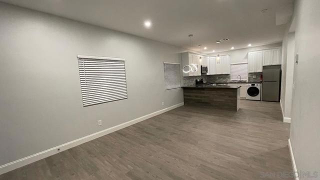4605 4607 Terrace Dr, San Diego CA: https://media.crmls.org/mediaz/458142f8-865b-45a8-b88d-9b89071a21a7.jpg