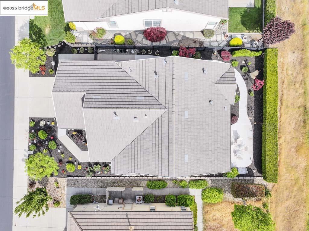 https://media.crmls.org/mediaz/4582b46f-da55-49b8-ab24-3121d58953f2.jpg?preset=X-Large