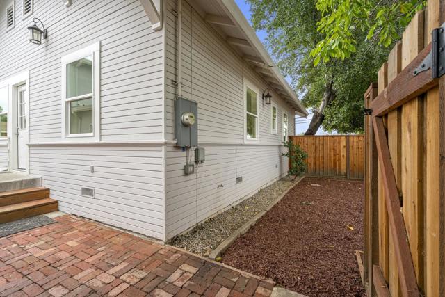 840 N 15th Street, San Jose CA: https://media.crmls.org/mediaz/4583894b-17be-4c96-91a2-261ecd248c2e.jpg