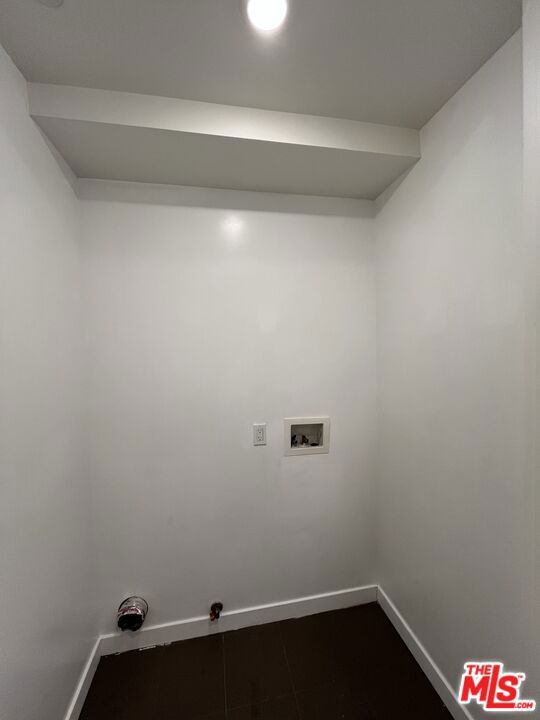14822 Magnolia Boulevard, Sherman Oaks CA: https://media.crmls.org/mediaz/45847793-5685-48cd-8061-e48dfdfe8f9c.jpg