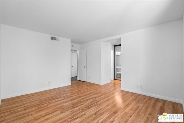 200 E Racquet Club Road, Palm Springs CA: https://media.crmls.org/mediaz/45848784-131b-4922-bd13-25fe05a43a3c.jpg
