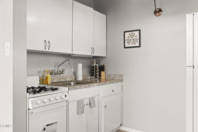 1132 1142 Pittsfield Lane, Ventura CA: https://media.crmls.org/mediaz/4585d9e0-c89e-4ab8-b303-9836741b7df5.jpg