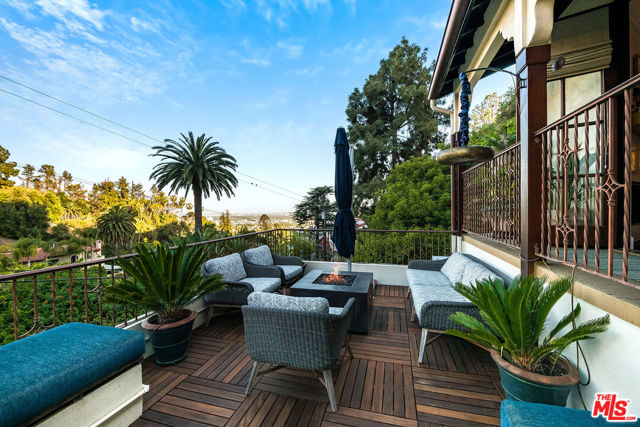 1925 Curson Place, Los Angeles CA: https://media.crmls.org/mediaz/458630e6-3cfb-4c9e-9743-bb2c28d1e1a6.jpg