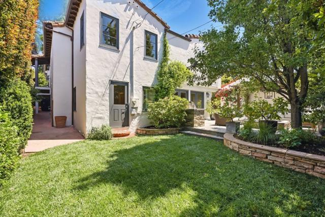 540 Parrott Drive, San Mateo CA: https://media.crmls.org/mediaz/45865b73-f79f-459d-a31a-871b99308ca9.jpg
